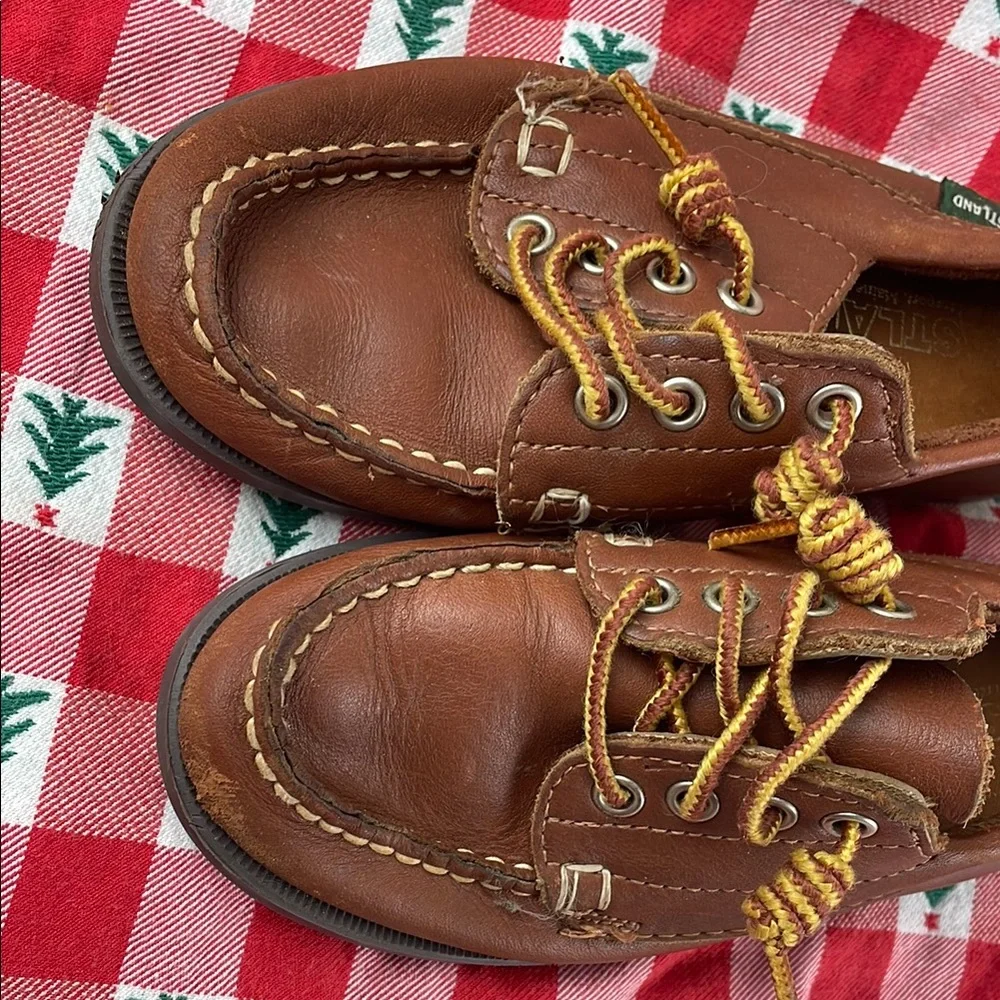 Vintage Eastland Brown Moccasins with Classic Design